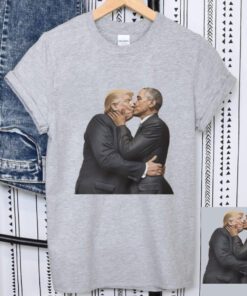 Obama kissing trump t-shirt