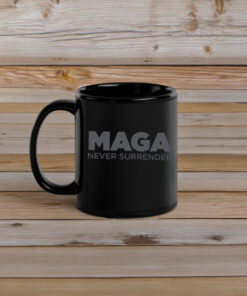 Trump MAGA NEVER SURRENDER Mug