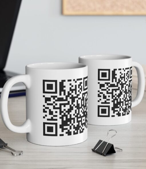 DONALD TRUMP DANCING QR CODE MUG USA